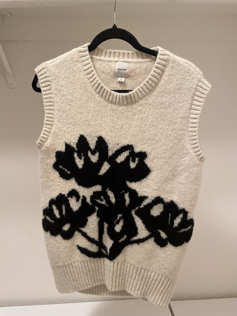 Maeve Cream Sleeveless Crewneck Sweater Vest with Black Floral Intarsia